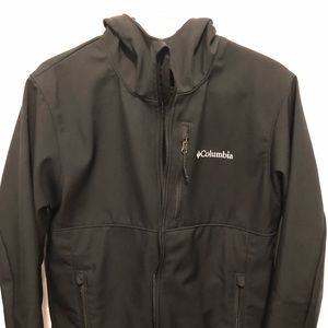 Columbia Men’s Soft Shell Hooded Jacket - Medium